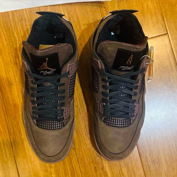 Air Jordan 4 Retro OG x A Ma Maniére